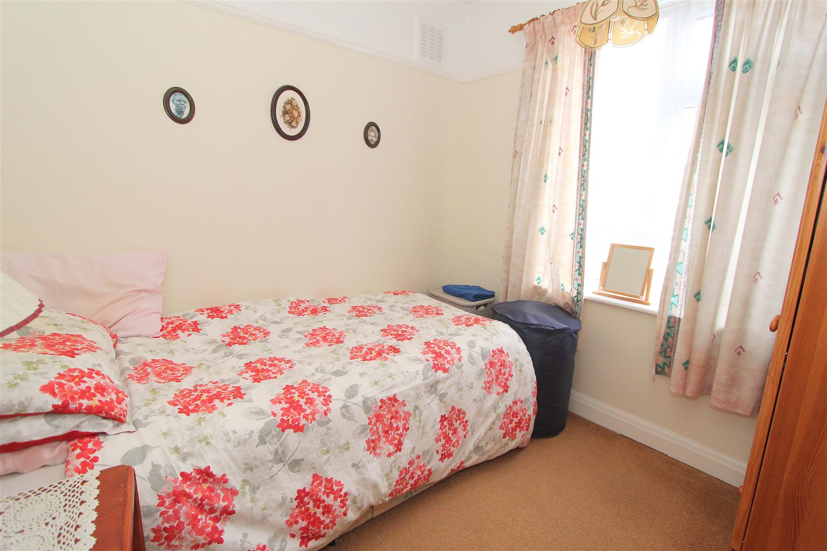 Kingswood Way, Wallington